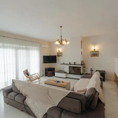 Κάμπινγκ House *
