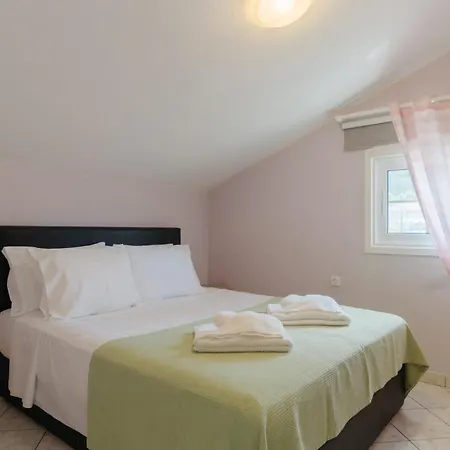 Κάμπινγκ House